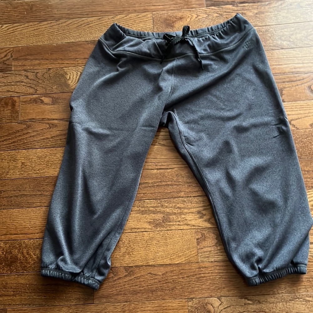 North face 3/4 length sweat pants
